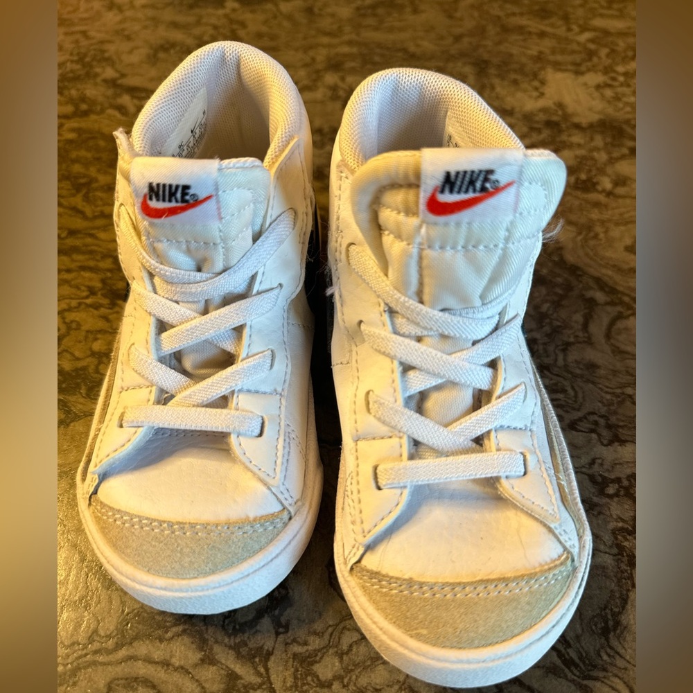 Nike Jordans Toddler- C9- White/Black- SLIGHTLY USED- Non Smoking Home